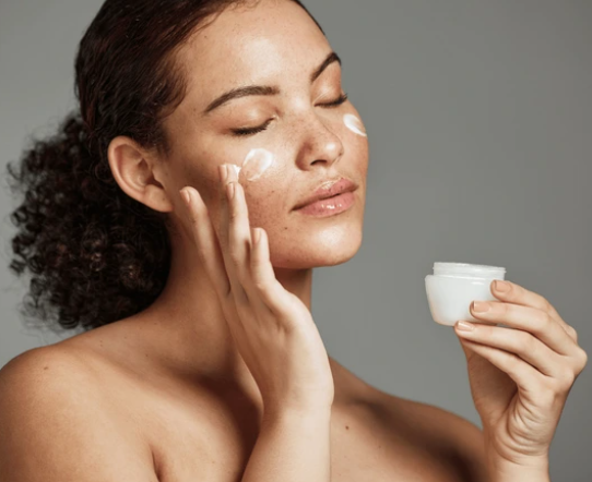 Natuurcosmetica: waarom steeds meer mensen kiezen voor puur en duurzaam